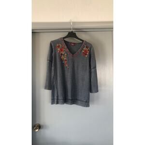 Women's Avani Chambray Pullover Top Floral Embroidery 3/4 Bell Sleeves Sz M